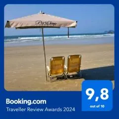 Apto Pitangueiras - 3 quartos, 2 vagas, 4 banheiros, Cozinha completa, 2 minutos da praia