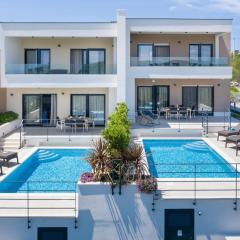 Holiday house with a swimming pool Vinisce, Trogir - 22073