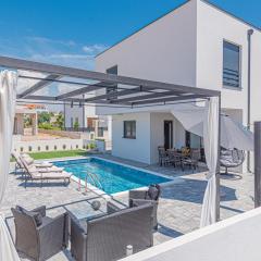 Holiday house with a swimming pool Vodice - 21991