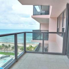 Oceanview and balcony 2 bed 12