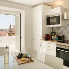 Bright and Spacious Apartment in historic Lisbon neighborhood - TTL269