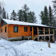 5R Cozy log chalet in fantastic location. Ski, snowshoe, fish, explore! AC, pet friendly!