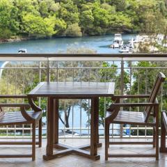 Charming Baroque Escape for 2 in Hastings street, Noosa