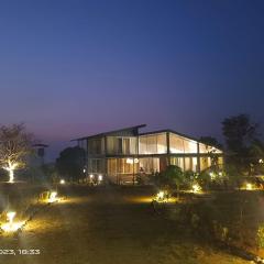 Ebonystays The Glasshouse