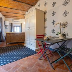 Tuscan Palace - Petit Apartment