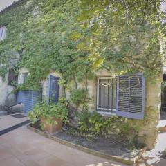 Appartement en pierre à proximité Lourmarin