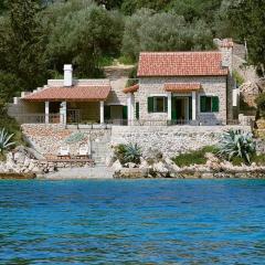 Villa Regalo on Hvar, beach front