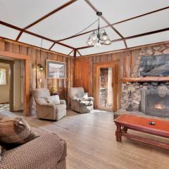 Lodge House-Family Cabin with Pool Table by Big Bear Vacations