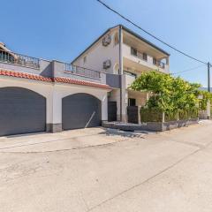 Luxury villa with a swimming pool Kastel Sucurac, Kastela - 21737