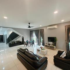 A03 Spacious Homestay In Dato Onn