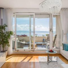 Luxury Beachfront Apartment