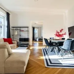 Rochus Stylish Stays