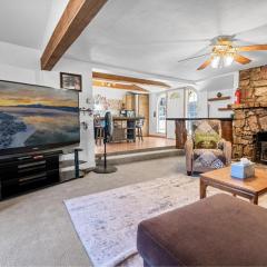 Barton Bungalow- Located in the desirable area of Big Bear, near Sugarloaf Park