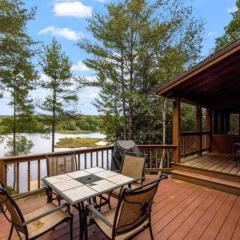 Private Lakefront! - Luxury Log House!