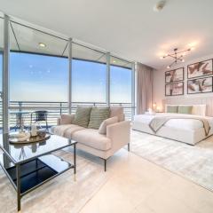Grand Studio at Sky Gardens DIFC by Deluxe Holiday Homes