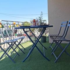 Dark blue Appartement 2 chambres climatisation parking 900m des remparts