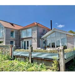 Marsh Tide-SUPERB COASTAL home, breathtaking sea views