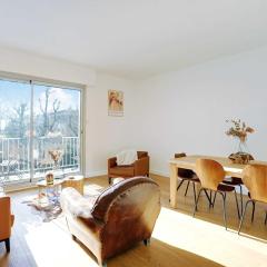 Very nice apt in the heart of Neuilly with Parking