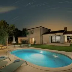 Luxury Villa in Istria - 9,000 sqm Private Estate with Pool & Sauna, 15 min to Sea, near Fazana, 3 Bedrooms