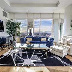 Elegant Corner 2 Bedroom Condo with Floor to Ceiling Windows