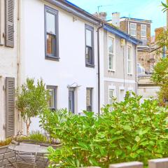 Entire cottage, central St Ives, Cornwall, a few mins walk to beaches