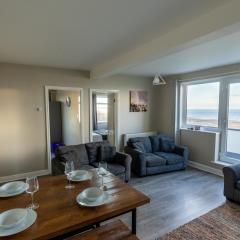 SEA VIEW - First Floor 3 bed apartment looking over Bridlington North Beach