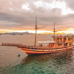 Trip Labuanbajo 3D2N departure every Friday