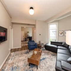 The Secret West Loop Oasis for up to 4 guests - 5 minutes to United Center!