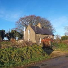 Knockanree Cottage-Quiet, tranquil country hideaway