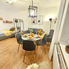 Fewo Honey, ganze Ferienwohnung mit 3 Schlafzimmern, Waschmaschine,Businesswohnung, Monteurzimmer