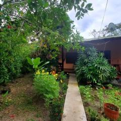 CASA VERO CAHUITA, A 100 M. DEL PARQUE NACIONAL