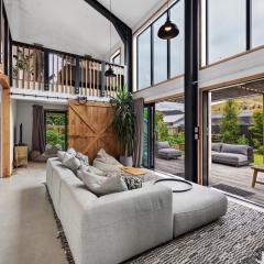 The Shotover Barn -Mountain View Retreat- 13 guests