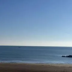 T2 à Valras-Plage, 4 pers, à 30m de la plage, parking privé, cuisine équipée - FR-1-701-74