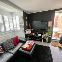 Central Hove Large 2 bedroom Private residence with Beach Hut