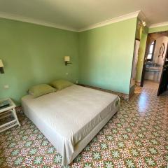 Chambre Emeraude, Riad 9 Couple only au village naturiste