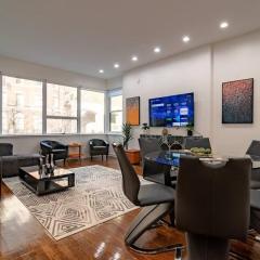 Beautiful Magnificent Mile/Rush street condo for up to 8 guests with optional Valet Parking