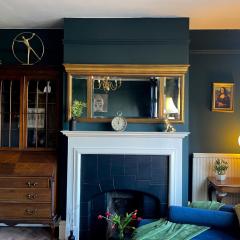 Large Beautiful Luxury City Centre Apartment on On Mill Rd - Walk to Station and City Centre