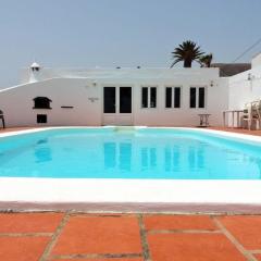 Ferienhaus mit Privatpool für 20 Personen und 2 Kinder in Macher, Lanzarote