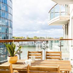 Apartment - Private balcony with River Thames view