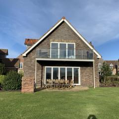 Bempton View at The Bay Filey, sleeps 10, and 2 dogs welcome for free too!