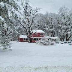 Hannah's Birch Farm 10 Min to Gore Ski Mt.