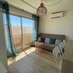 Studio for 4 people near the beach with air conditioning