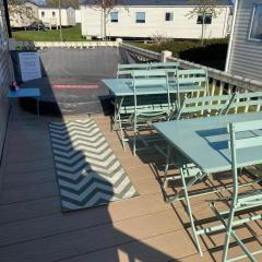 LottieLou’s Hot Tub breaks at Tattershall Lakes