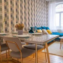 Plumeria - Grand Appartement 75m2 - Au calme et Jardin - Proche Gare, Nouvelle Ville - Parking Public Gratuit - 2 Chambres - 4 Lits séparés