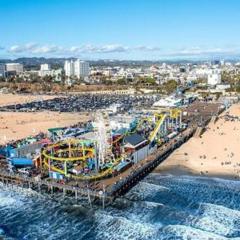 2 Santa Monica Beach Walking