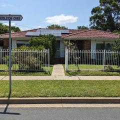 #BIDWILL GARDENS ON MIDDLETON# Private Room King Size Bed OR Open Lounge Room Floor Mattress SHARED Bathroom FREE Kitchen Essentials Fast NBN WIFI HDTV KAYO Sports Youtube FREE Laundry Facilities Transportation and Meal Services Available On Request