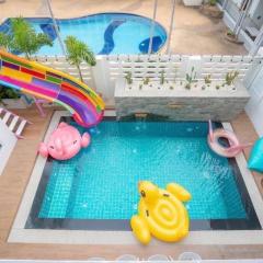 芭提雅市区500平现代轻奢独栋泳池别墅