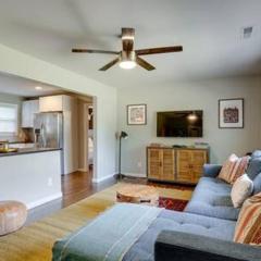 1-Story Home, Fenced Yard, Grill, Firepit, Parking, Sleeps 10, Pet-Friendly, Smart TVs, 10 Mins to Nissan Stadium & Five Points, Cozy Bedrooms, Outdoor Fun, Perfect for Families & Groups