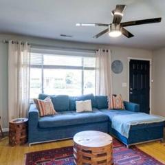 1-Story Home, Fenced Yard, Grill, Firepit, Parking, Sleeps 10, Pet-Friendly, Smart TVs, 10 Mins to Nissan Stadium & Five Points, Cozy Bedrooms, Outdoor Fun, Perfect for Families & Groups