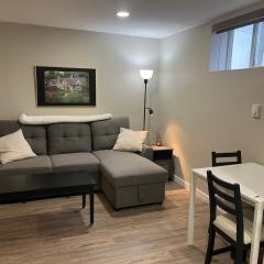 Entire Basement Guest Suite In Cranbrook